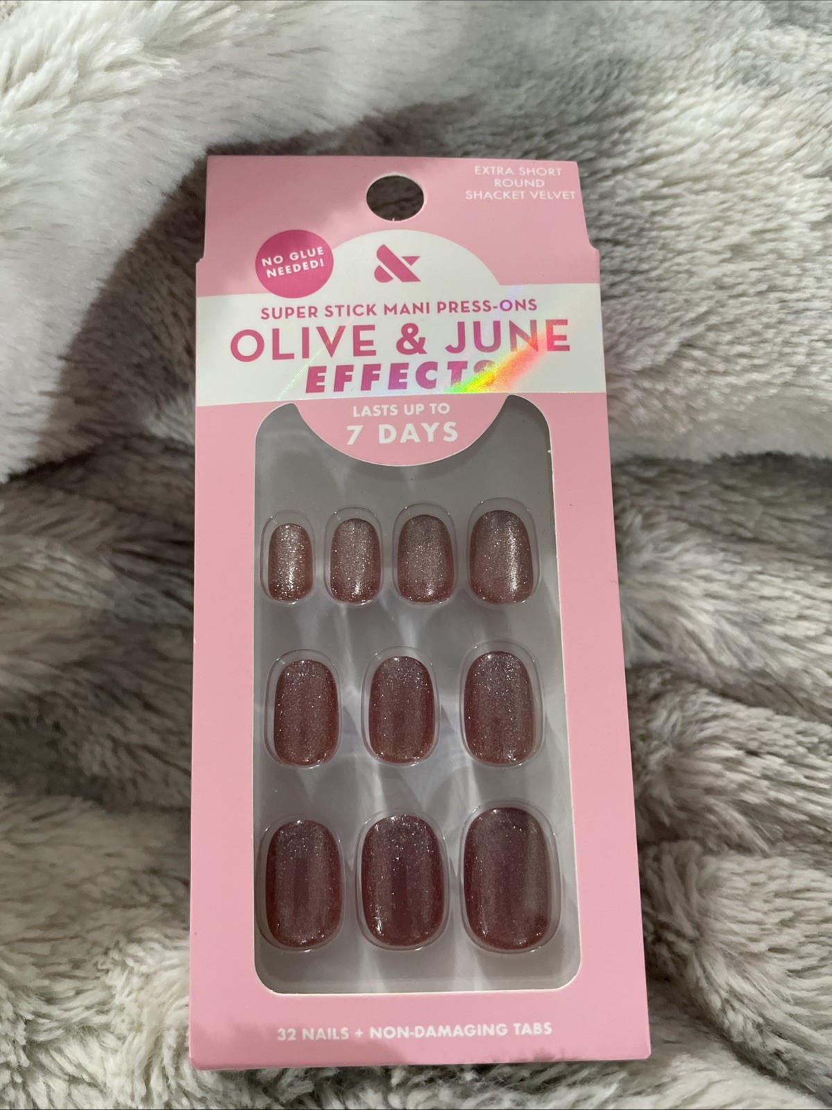 Olive & June Super Stick Mani Press On Nails Extra Short Shacket Velvet