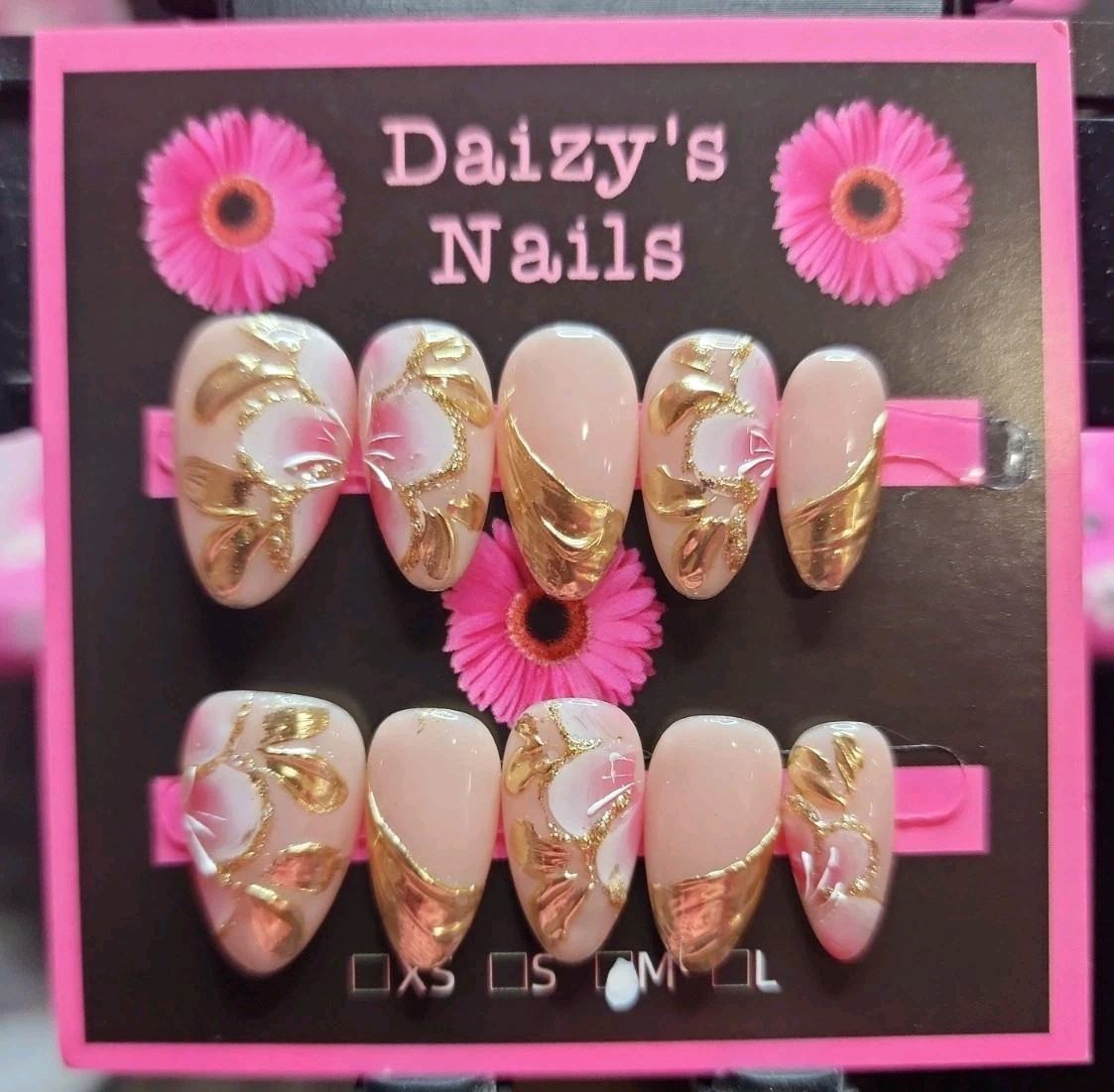 Medium Size Press-on Nail 10Pc Set Handmade Almond Gold Floral 2.0 Cm Length