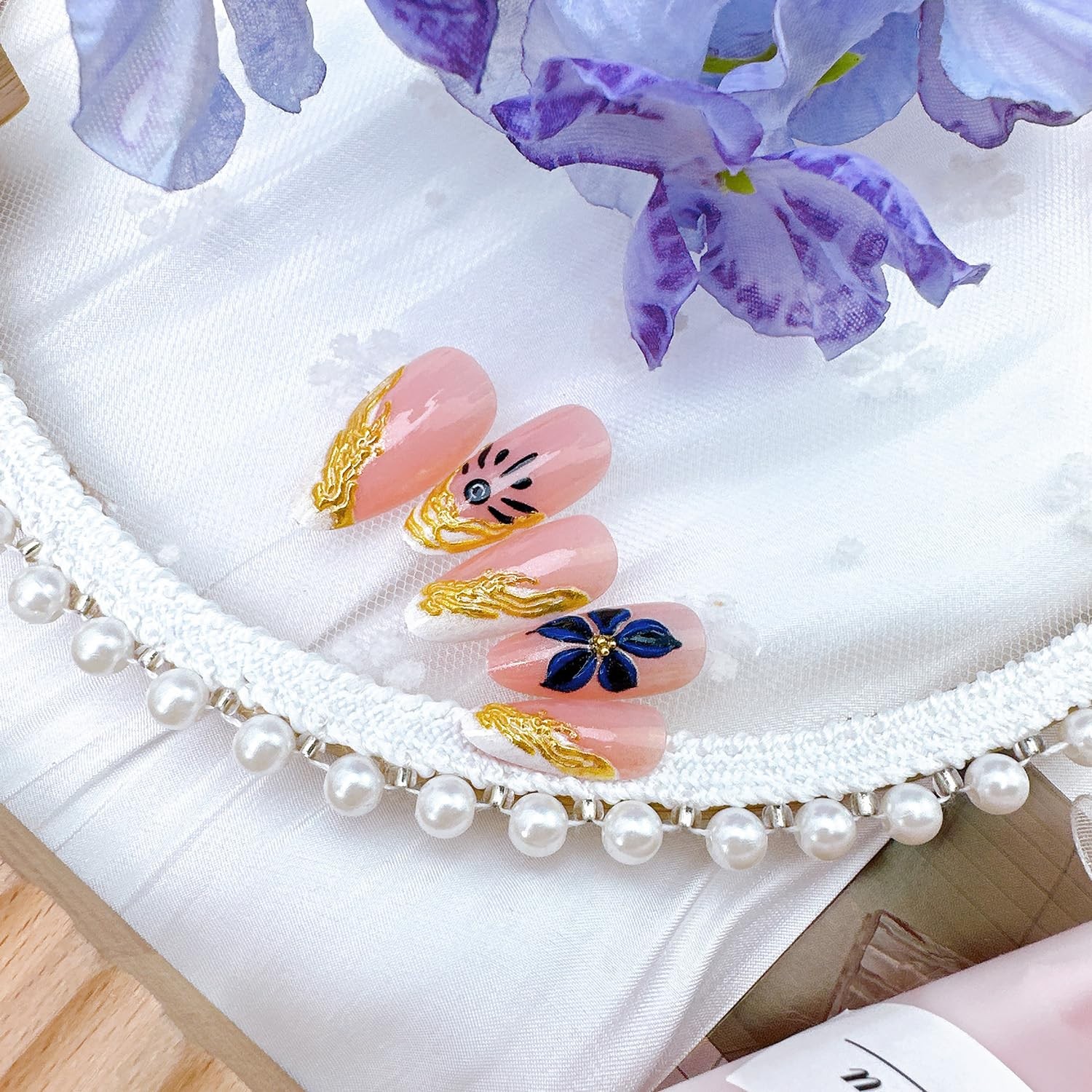 24pcs White French Tip Press on Nails Short Almond Fake Nails with 3D Flower …