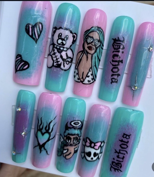 Karol G/MULTICOLOR XXL Square Press-On Nails Set (size M)