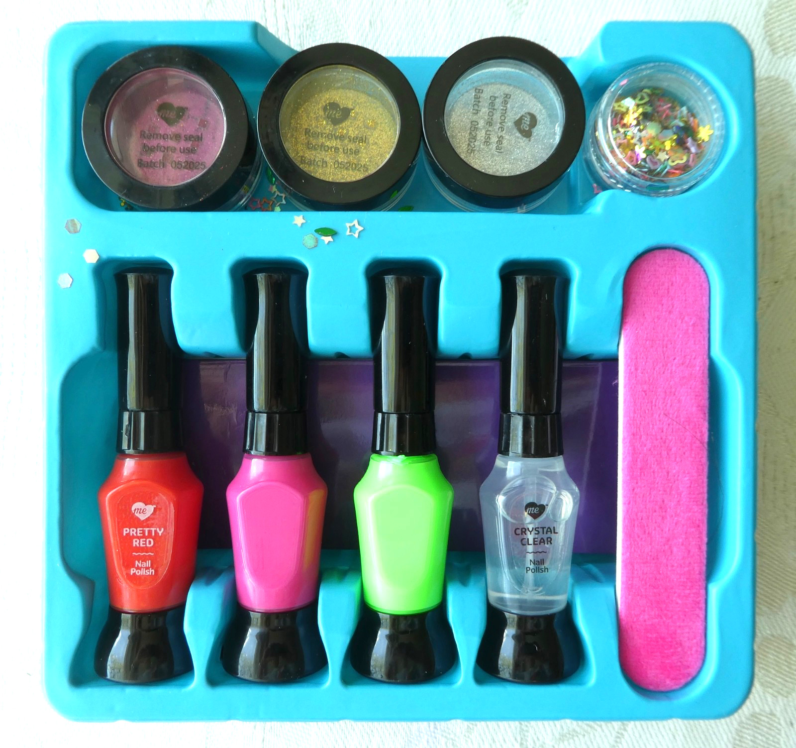 Nail Art Studio for Girls. Nail Polish Kit for Kids Ages 7+ Years. NIB