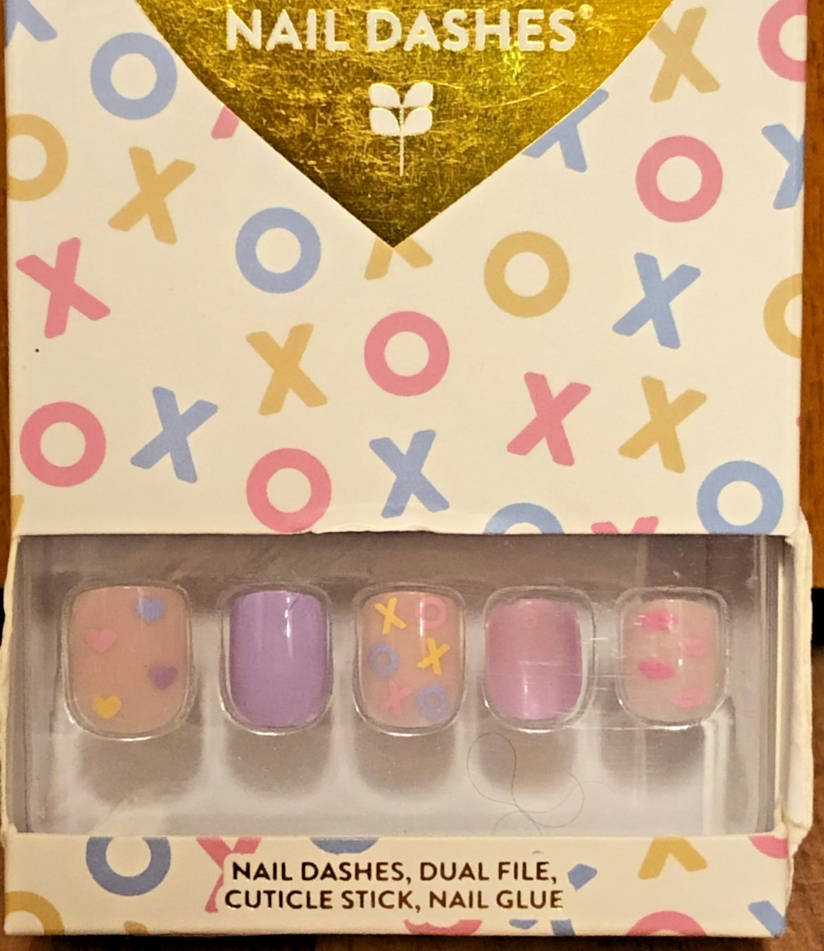 Red Aspen Nail Dashes ( Petite ) ” Love You Bestie, Lizzie “