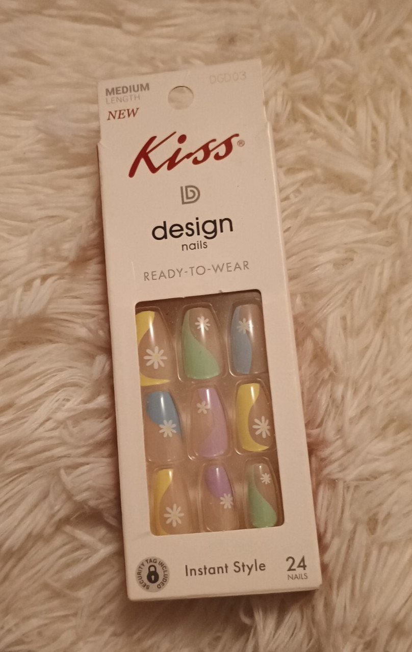 KISS Design Nails, MAGIC CARPET RIDE, Colorful Pastels, Nude,Wavy, Daisies, Glue