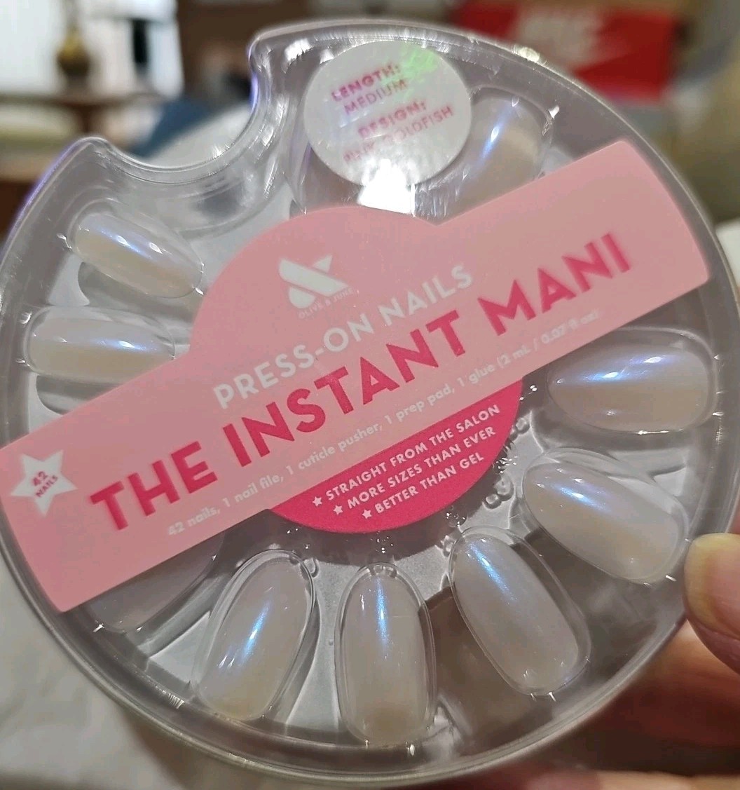 Olive & June The Instant Mani Press-On Nails Medium Pink Goldfish NIP