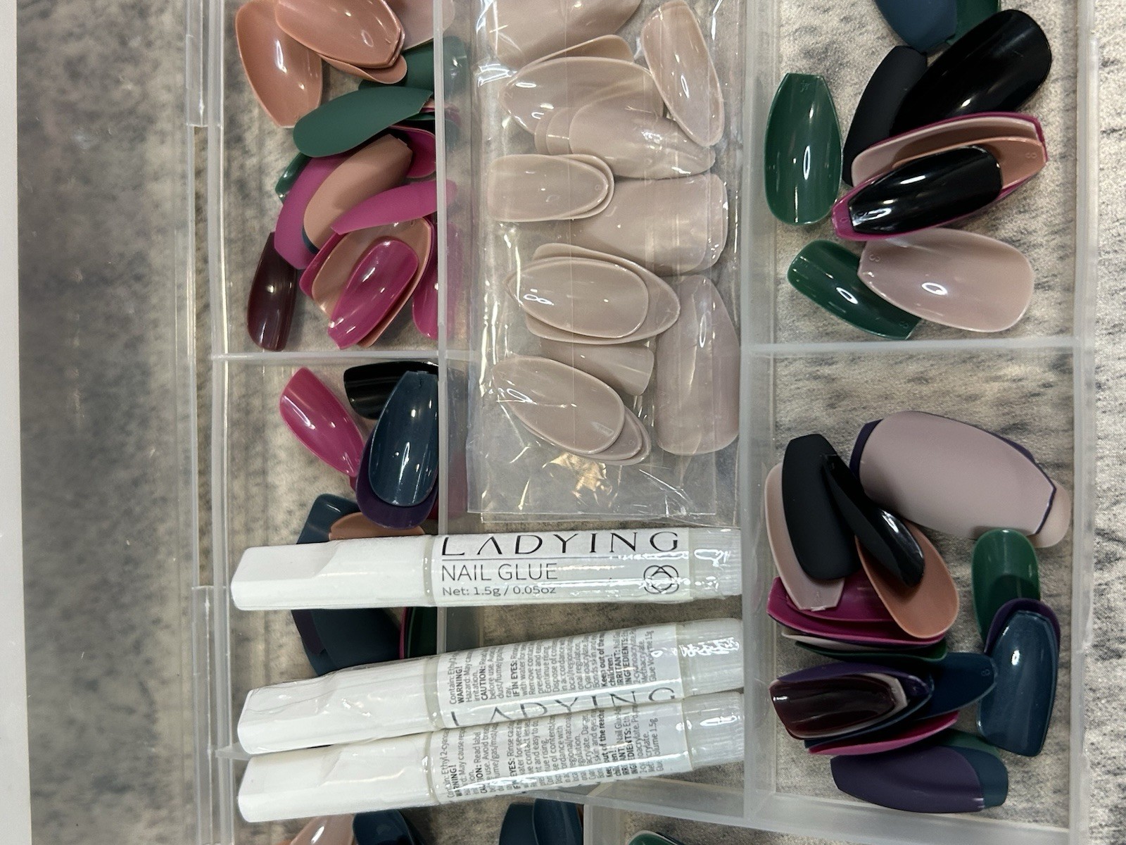 Ladying Press On Nail Set w/ Nail Glue Multiple Sizes & Colors – Open Box