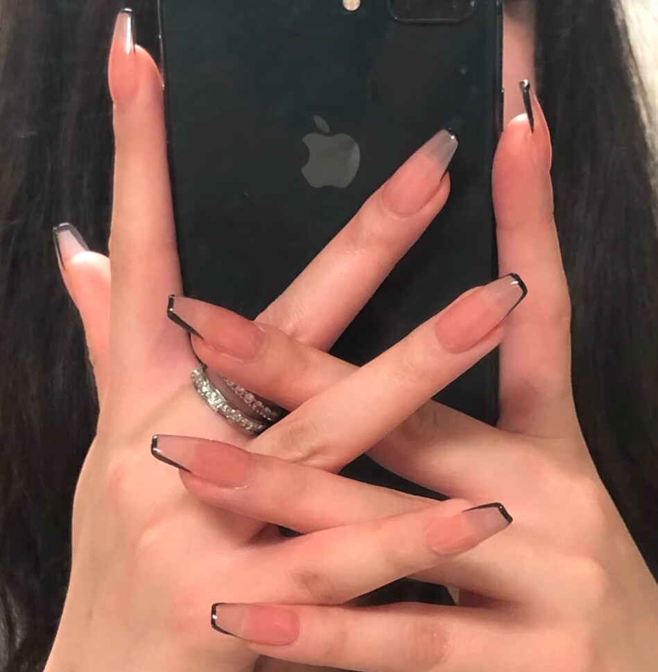 nails