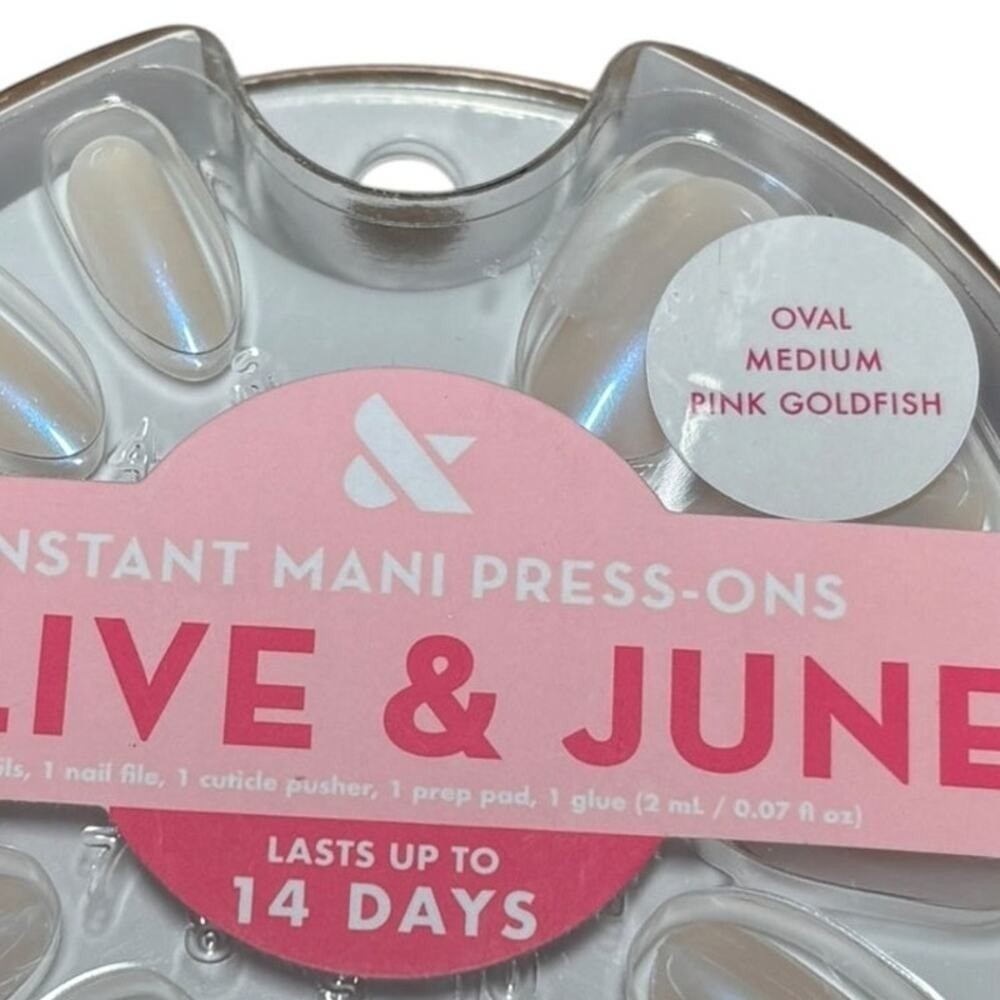 Olive & June Press‑On Nails – Pink Goldfish– Oval-Medium