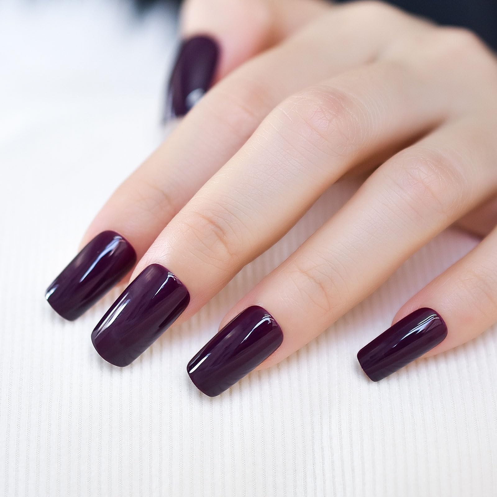 Glossy Finished Dark Grapes Purple Press On False Nails Medium Length Squoval…