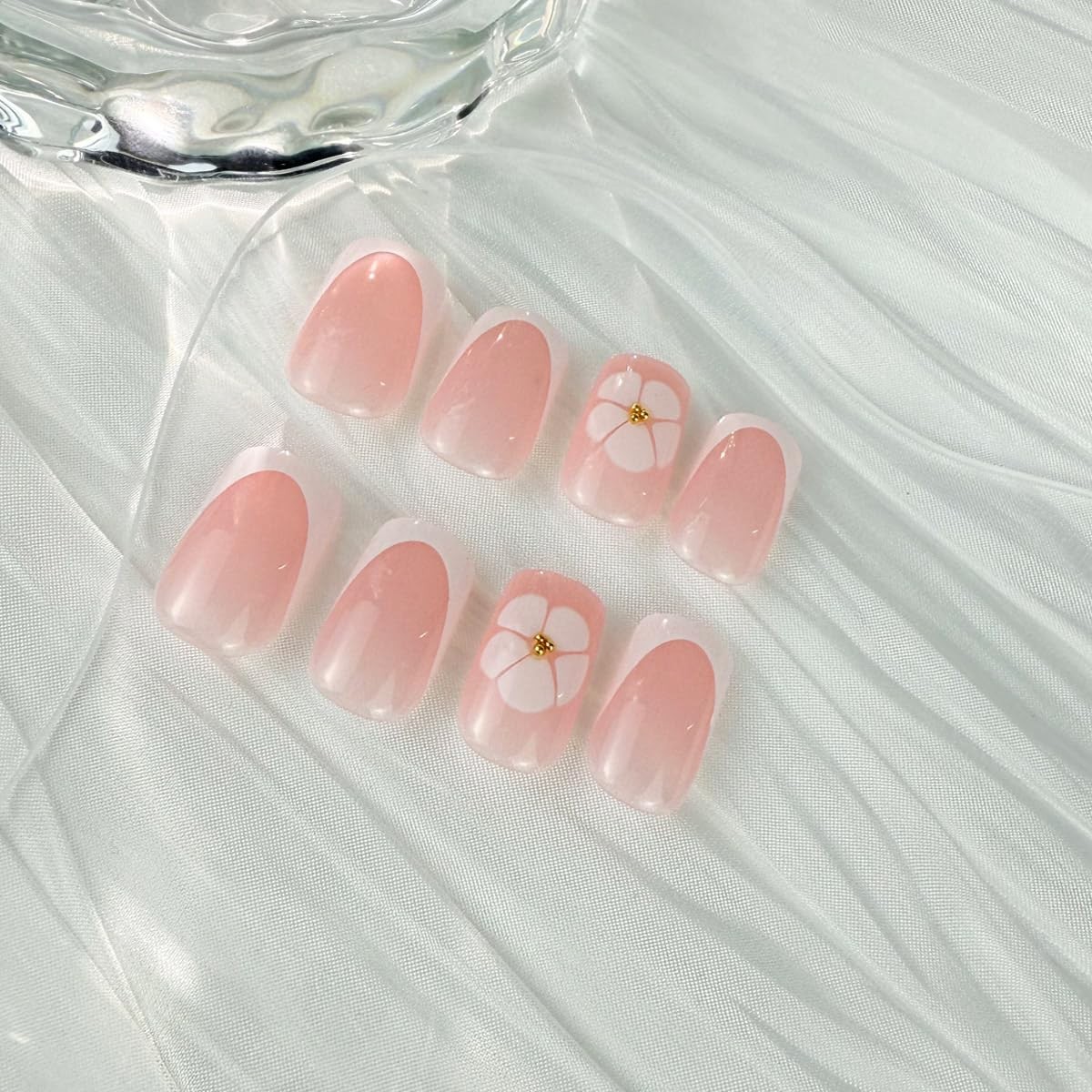 White French Tip Press on Nails White Flower Short Square Fake Nails With Gol…