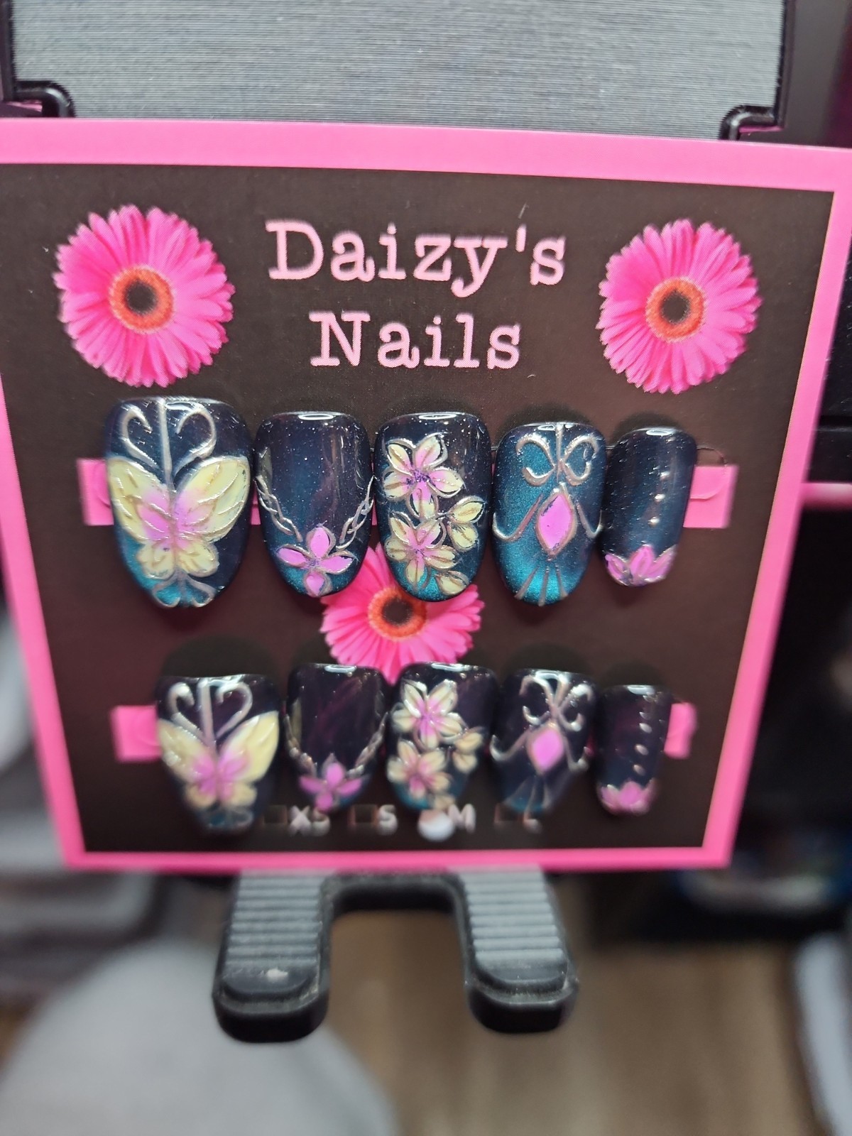Medium Size Purple Floral Press-on Nail 10Pc Set Handmade Oval 2.0 Cm Length