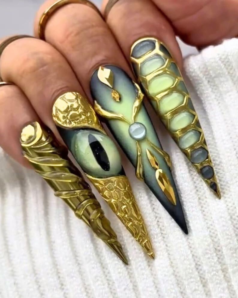 Dragon Eye Gold Snake Scale Press On Nails Gothic Cosplay Halloween Fake Nails