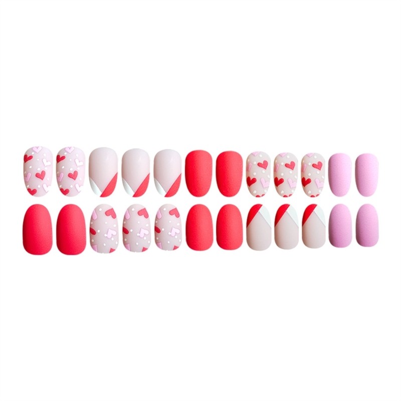 Trendy Short Flase Nail Press On Nail With Heart Designs For Everyday Wear