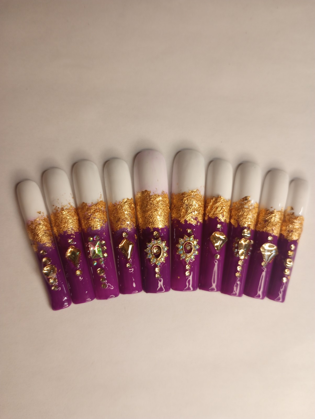 Nail Art Press On XXL long nail art purple gold white rhinestone 20 nails