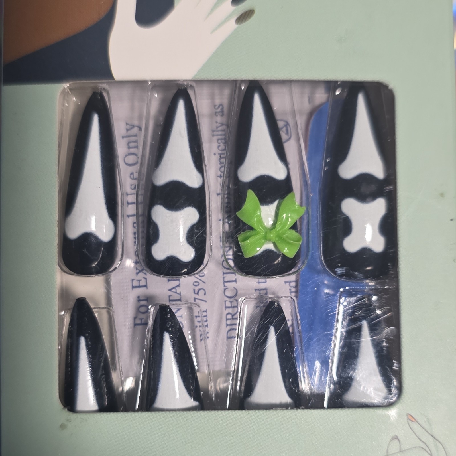 Fashion Press-On Nails 24pcs Black/White/Green 3D Bow Pre-Designed Stiletto