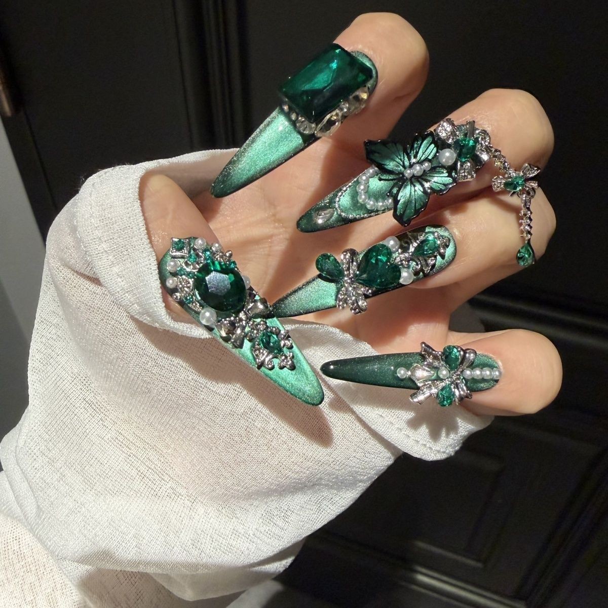 Luxury Lake Blue Cat Eye Handmade Press On Nails With Diamonds Chain