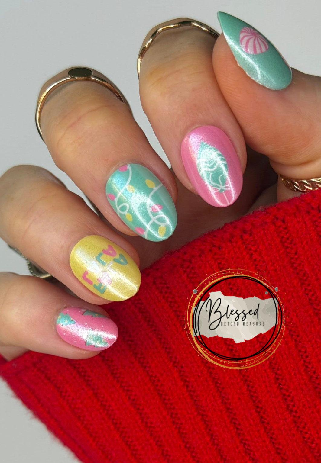 Red Aspen Press On Nails Fabiola is Forever Festive Short • Almond • Glazed