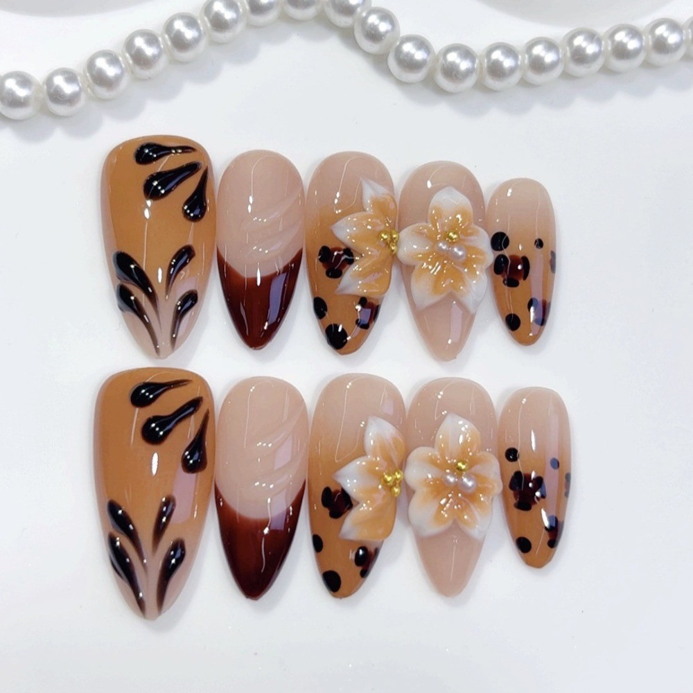 Amber 3D Carved Leopard Nails Floral Elegant Style Party Press On Nails