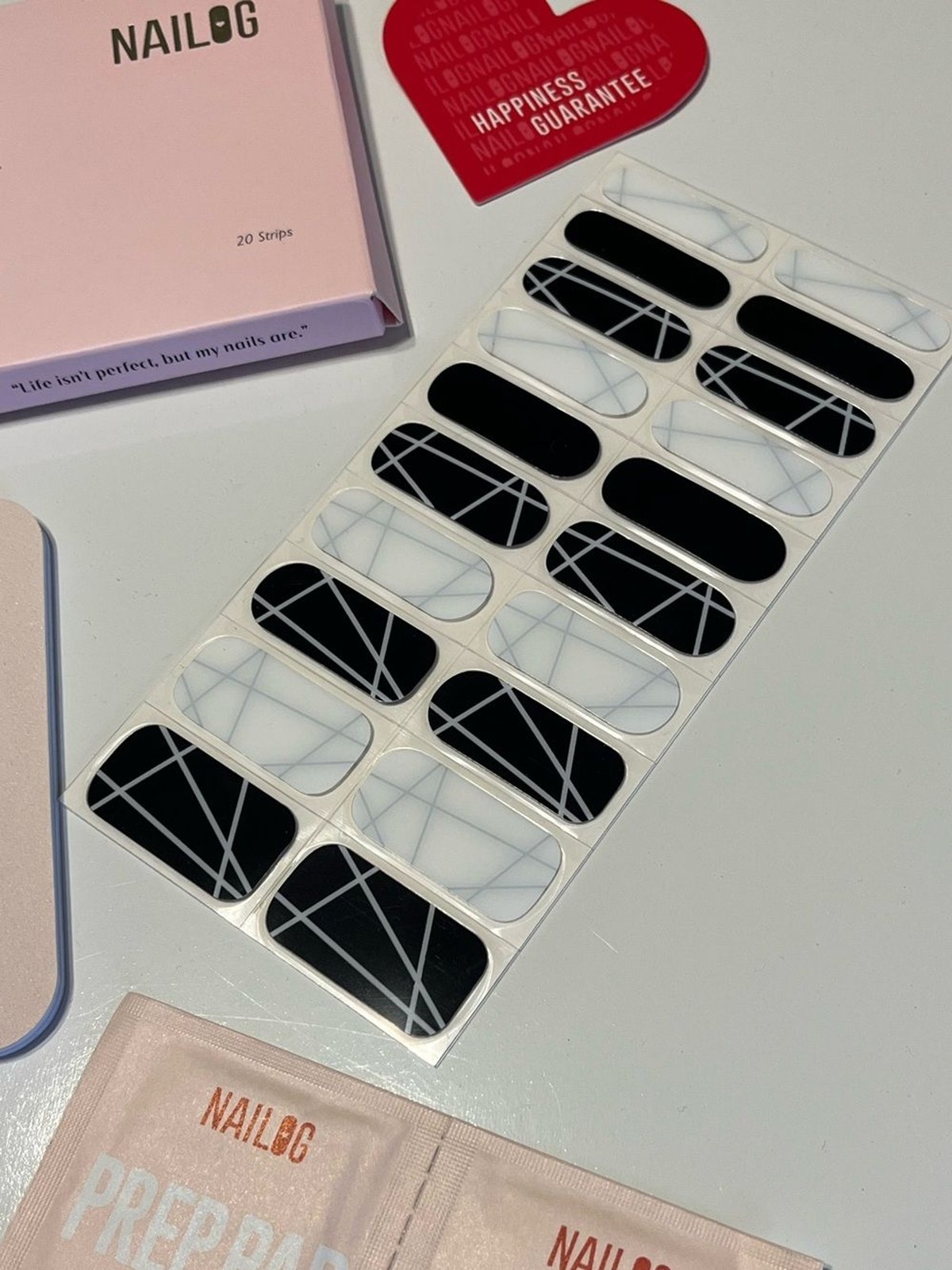 NAILOG Semi-Cured Gel Nail Strip Kit Black & White Design – NIB