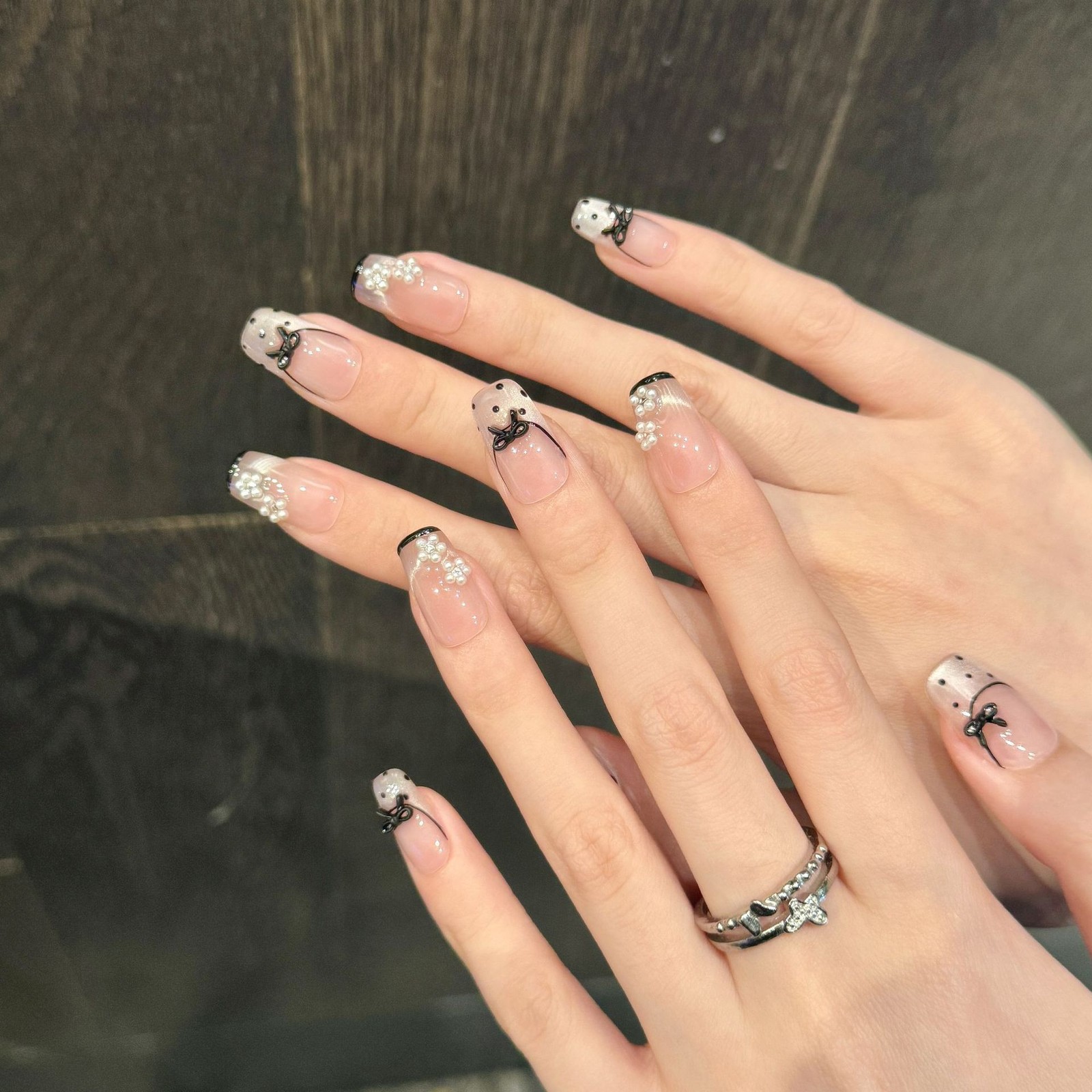 Handmade French Hand-painted Cat Eye Lace Dot Bow False Nail Oval Press On Nail