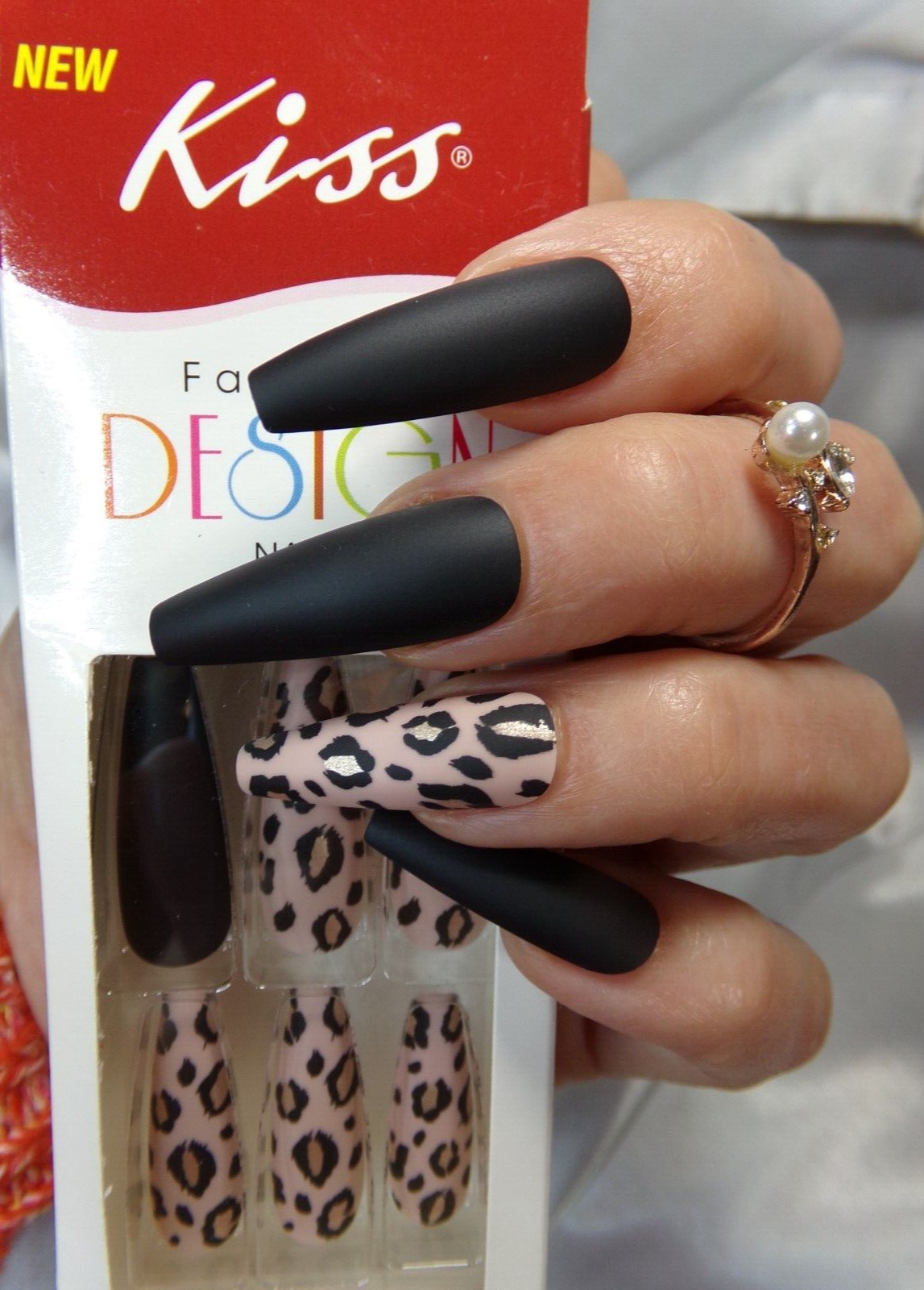 KISS NAILS GLUE ON EXTRA LONG- Matte Black with Leopard Accents Sculpted