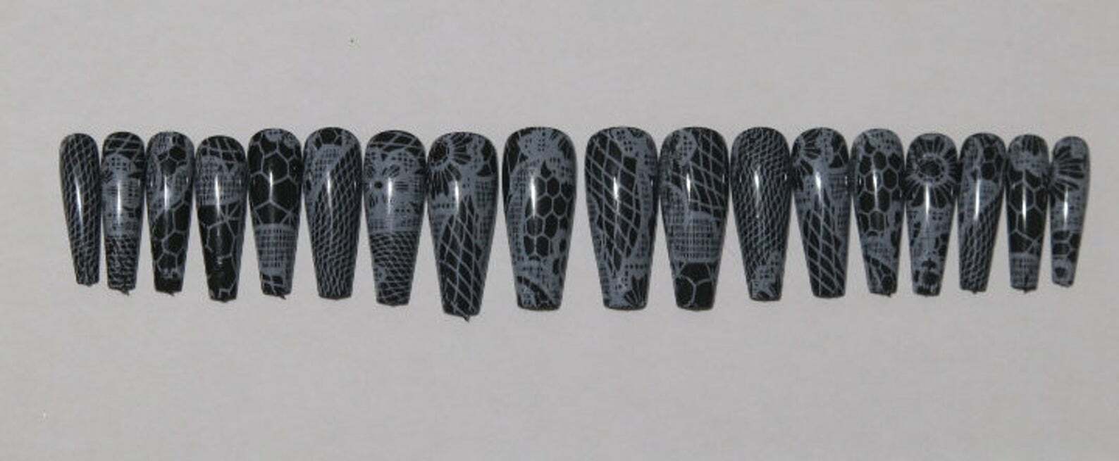 Black nails with white lace- press on nail set- (Set of 18 sizes 0-8)