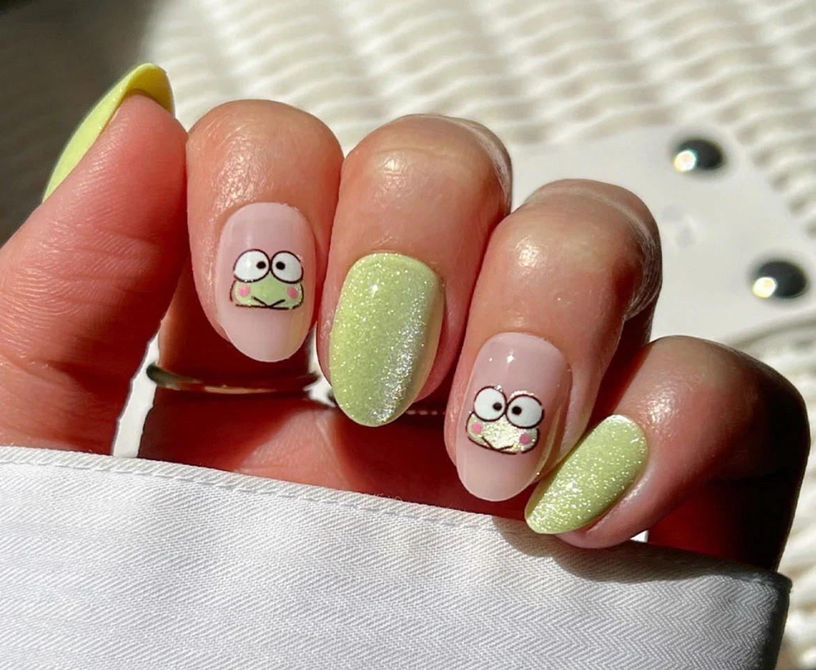 Glamnetic Nails Hello Kitty and Friends, Keroppi with Glue