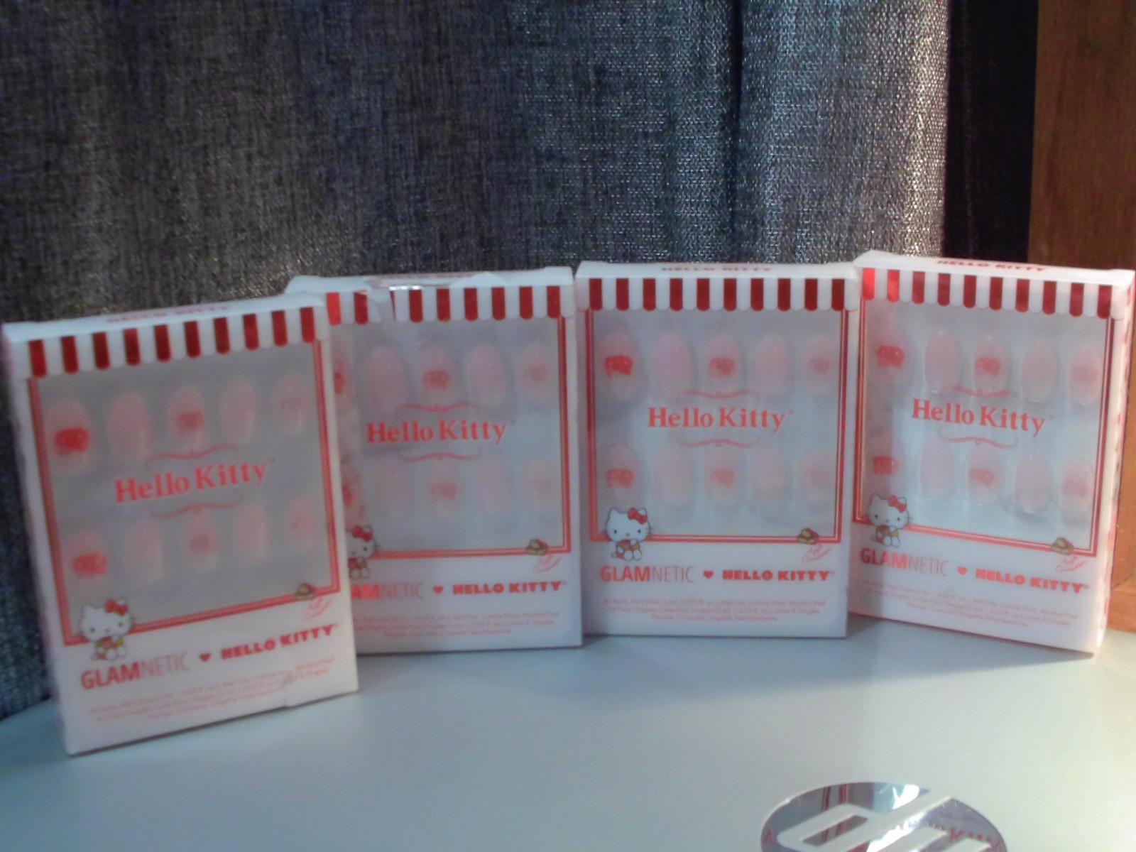 Glamnetic HELLO KITTY Press-On Nails Almond ~ 4 packs ~ NIB – Beauty