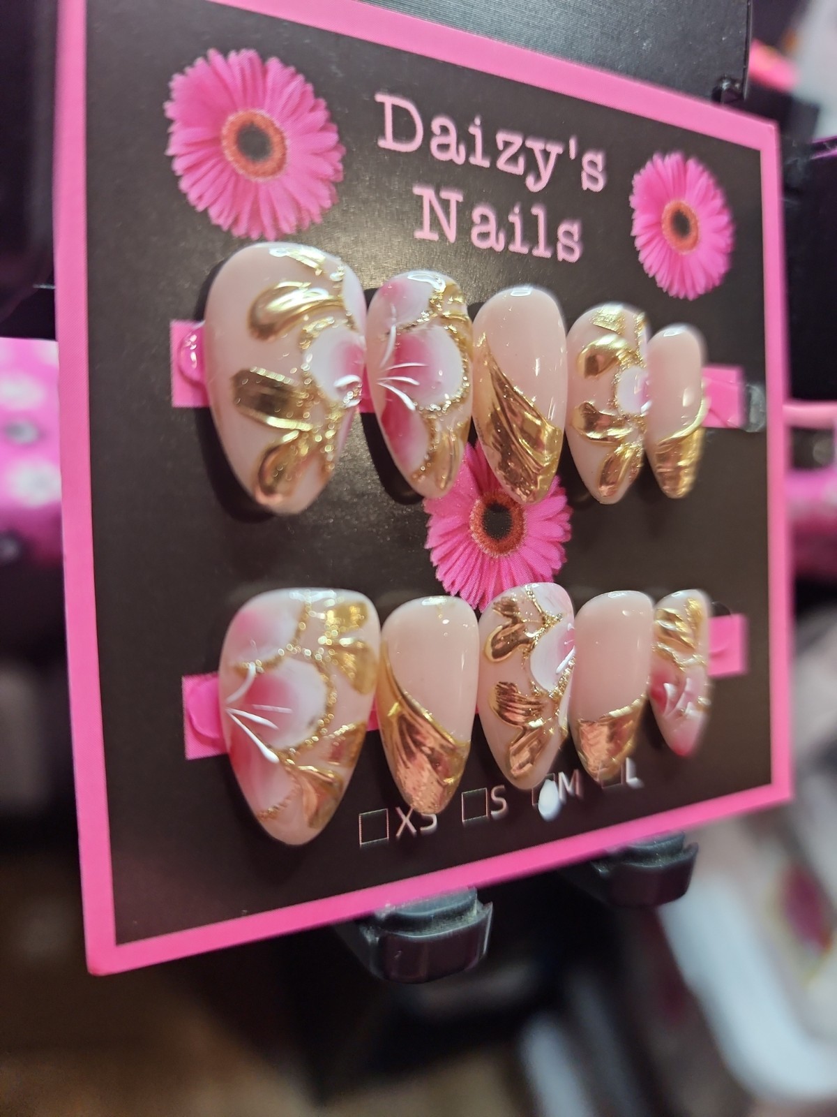 Medium Size Press-on Nail 10Pc Set Handmade Almond Gold Floral 2.0 Cm Length
