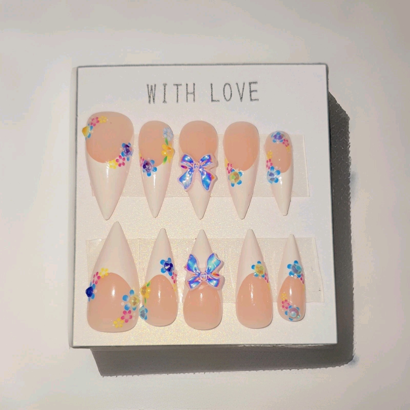 Acrylic Press-on Nail Set Medium Long Stiletto 3D Floral Bows French Tip White
