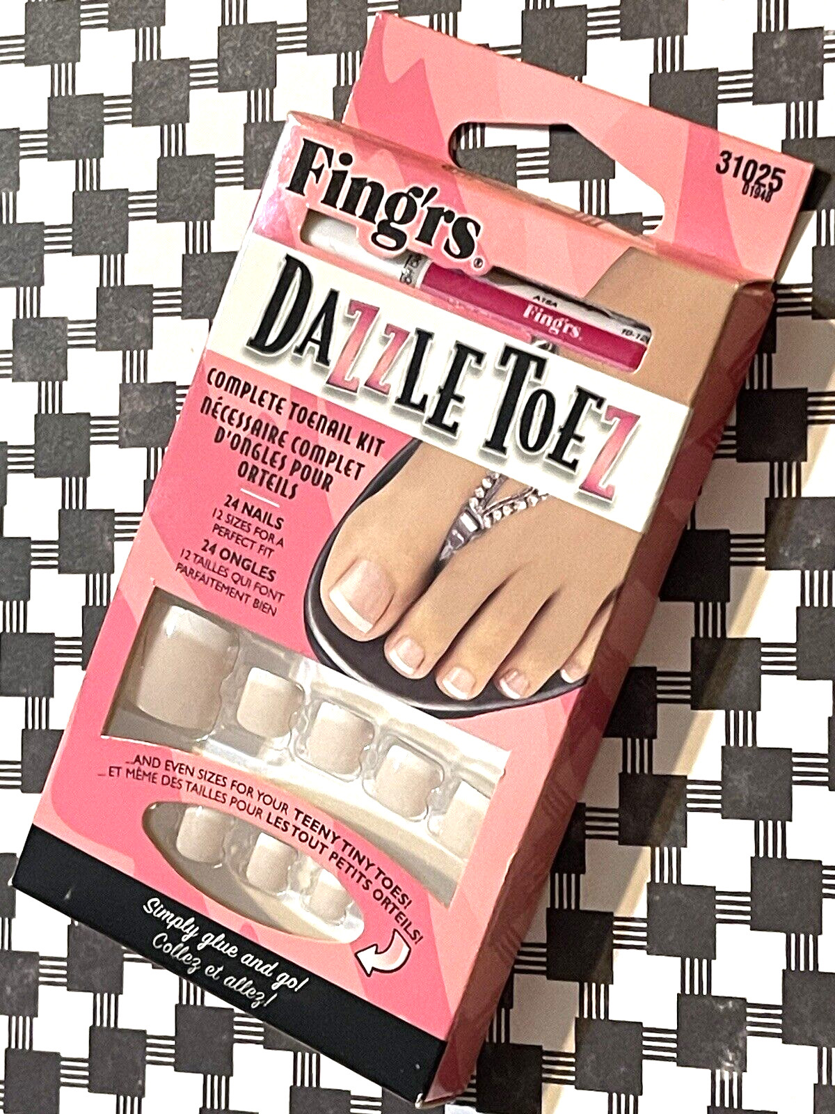 Fing’rs DAZZLE TOEZ French 31025 Complete Toenail Kit with Sizes For Tiny Toes