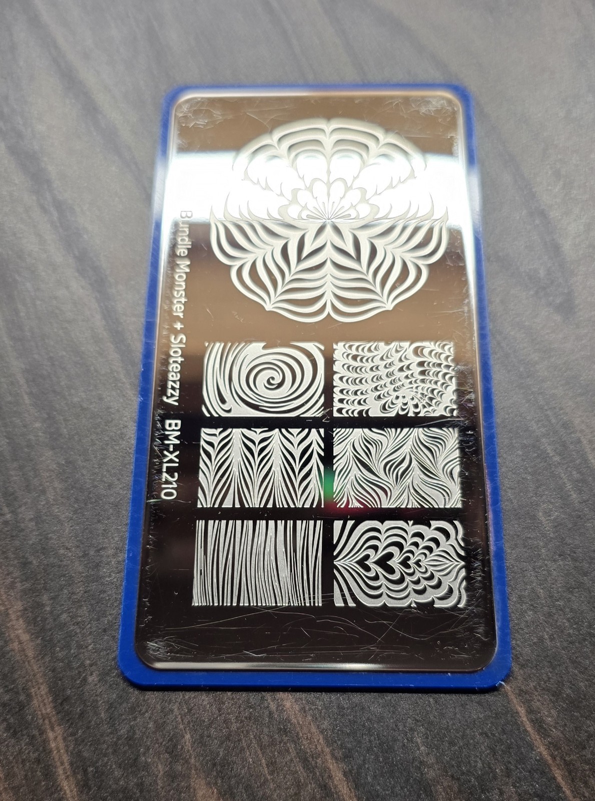 BM-XL210 Maniology Bundle Monster x Sloteazzy Swirl Stripe nail stamp plate Htf