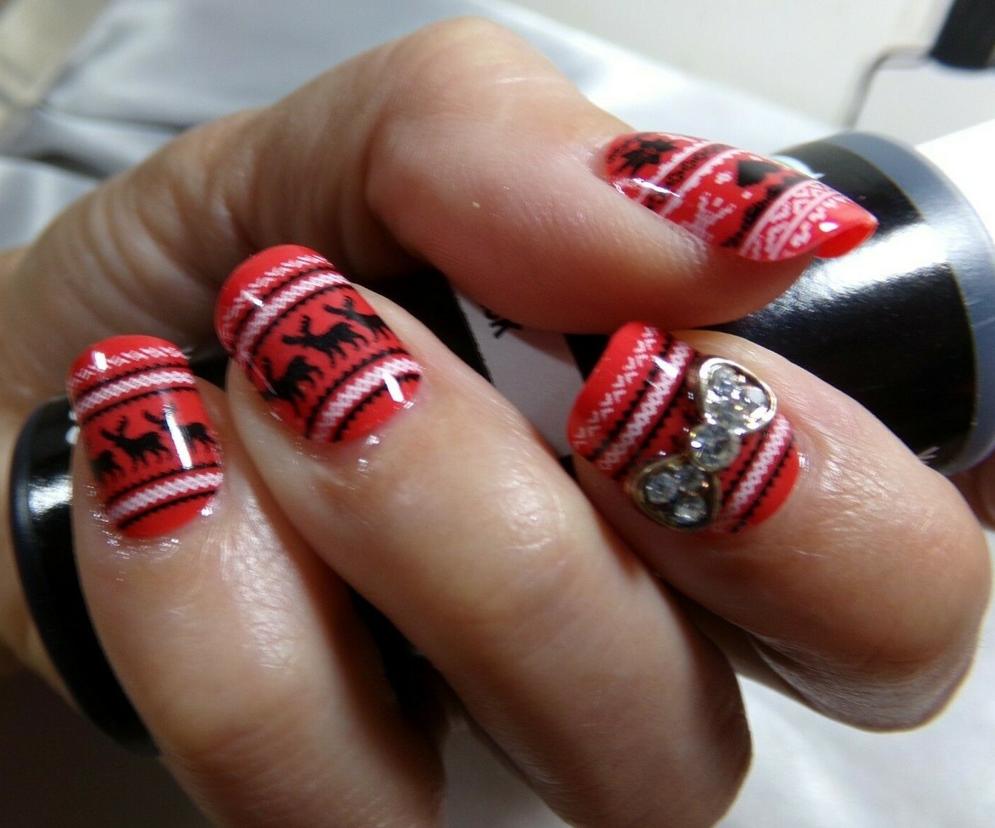 Fing’rs NAILS PRESS ON SHORT Shiny Red, Deer, hearts, Valentine