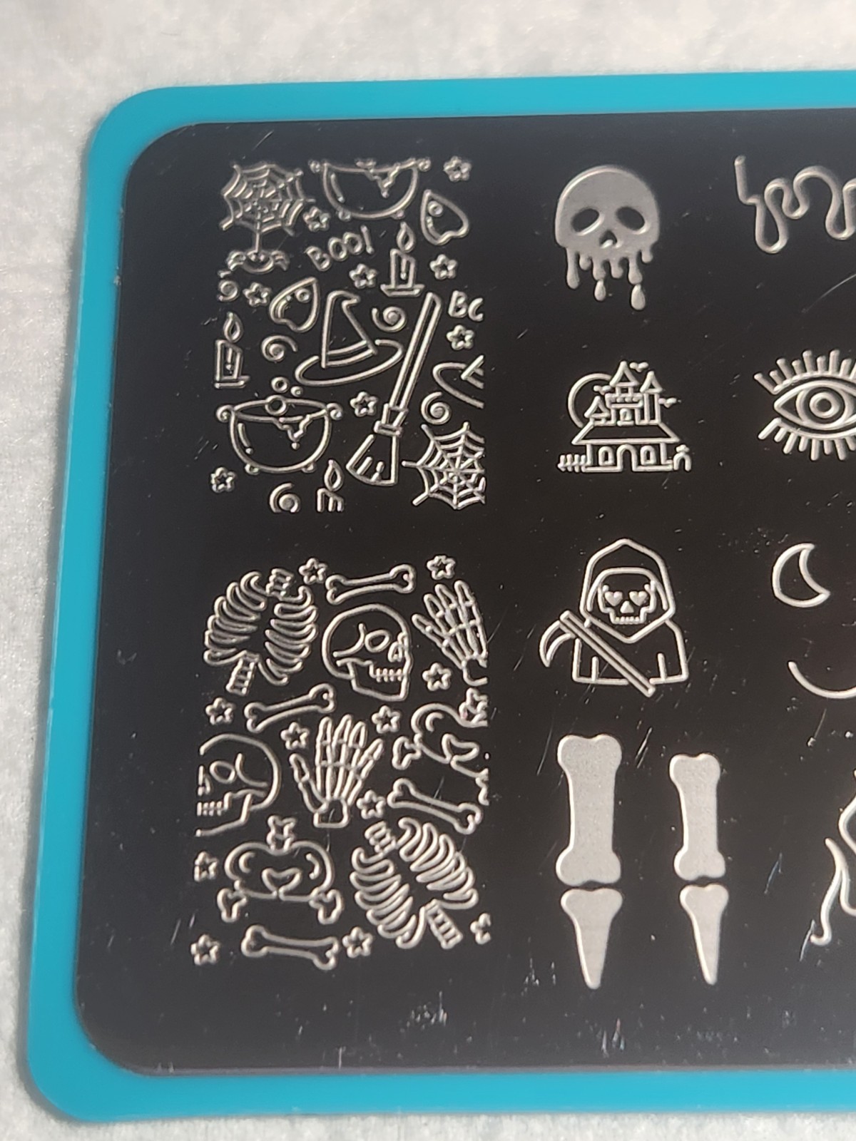 Maniology Lonely Nail Stamping Plate – MXM087 Halloween