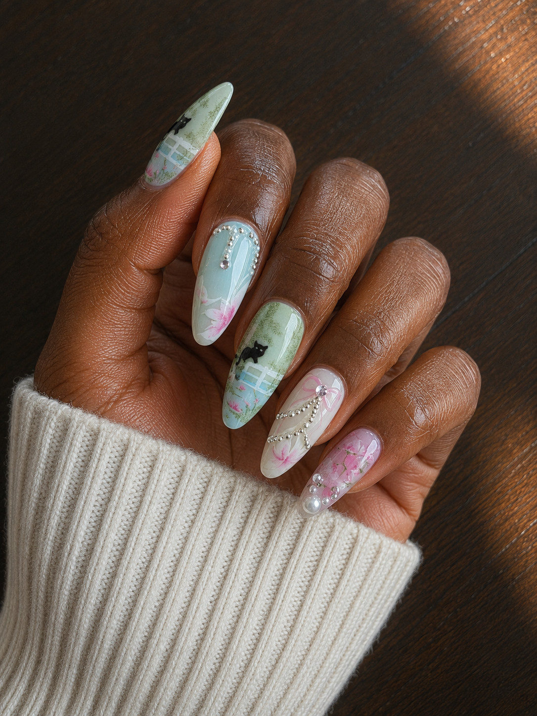 Riverbank Press-On Nails | River like art | Medium almond| 10-Piece Set