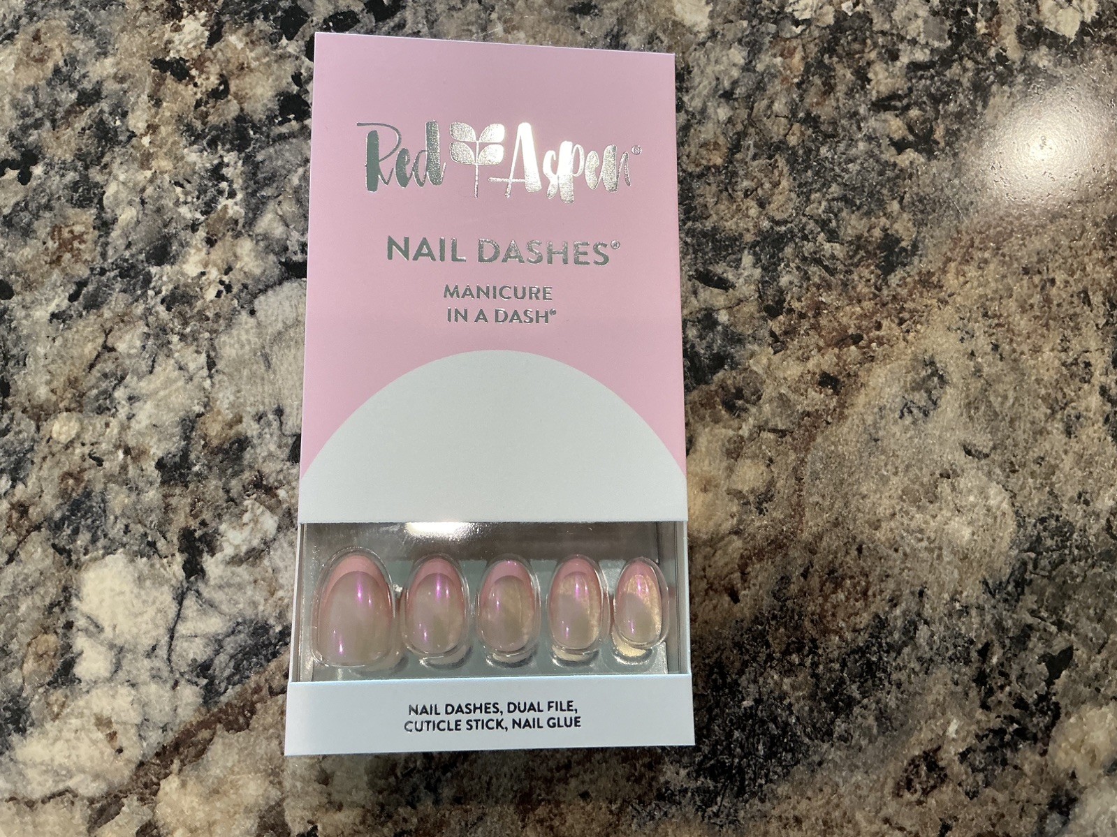 Short Almond Press On Nails It’s Giving Trendy Queen Gerlorma