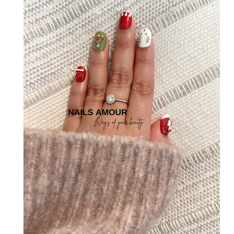 Christmas Press-on Nails-Vibrant Red & Green Holiday Vibes Handmade Nails