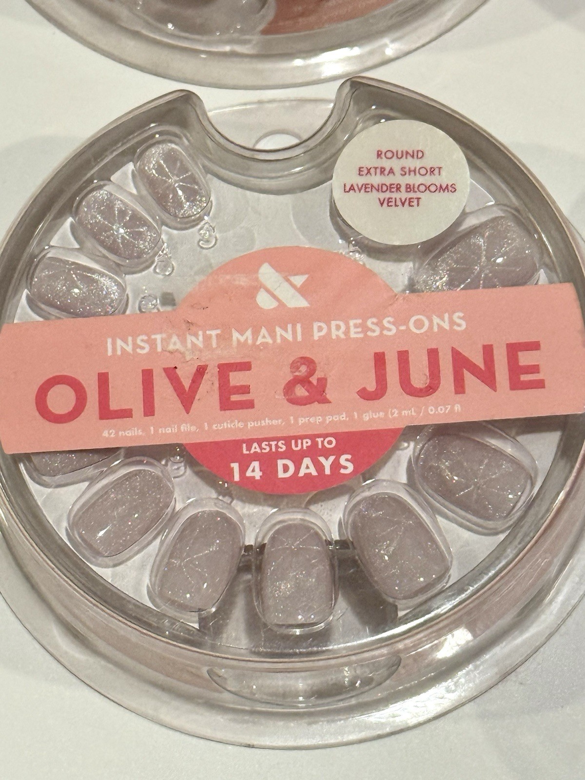 Olive & June Press-On Nails Short White Floral Chrome Neutral Bundle X4