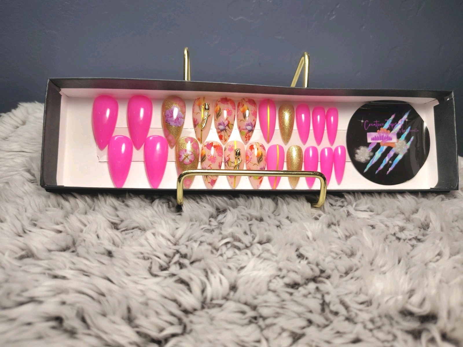 Handmade Nails. Full-set Short Stiletto