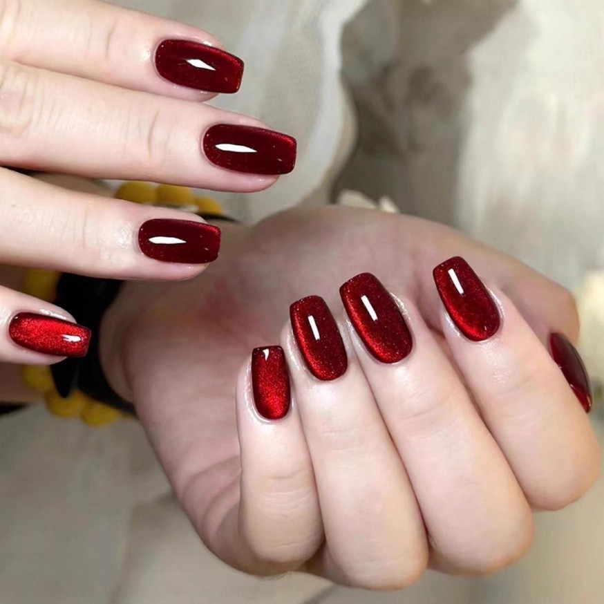 60Pcs Wine Red Cat Eye Solid Press on Nails, Short Square Elegant Fake Nails