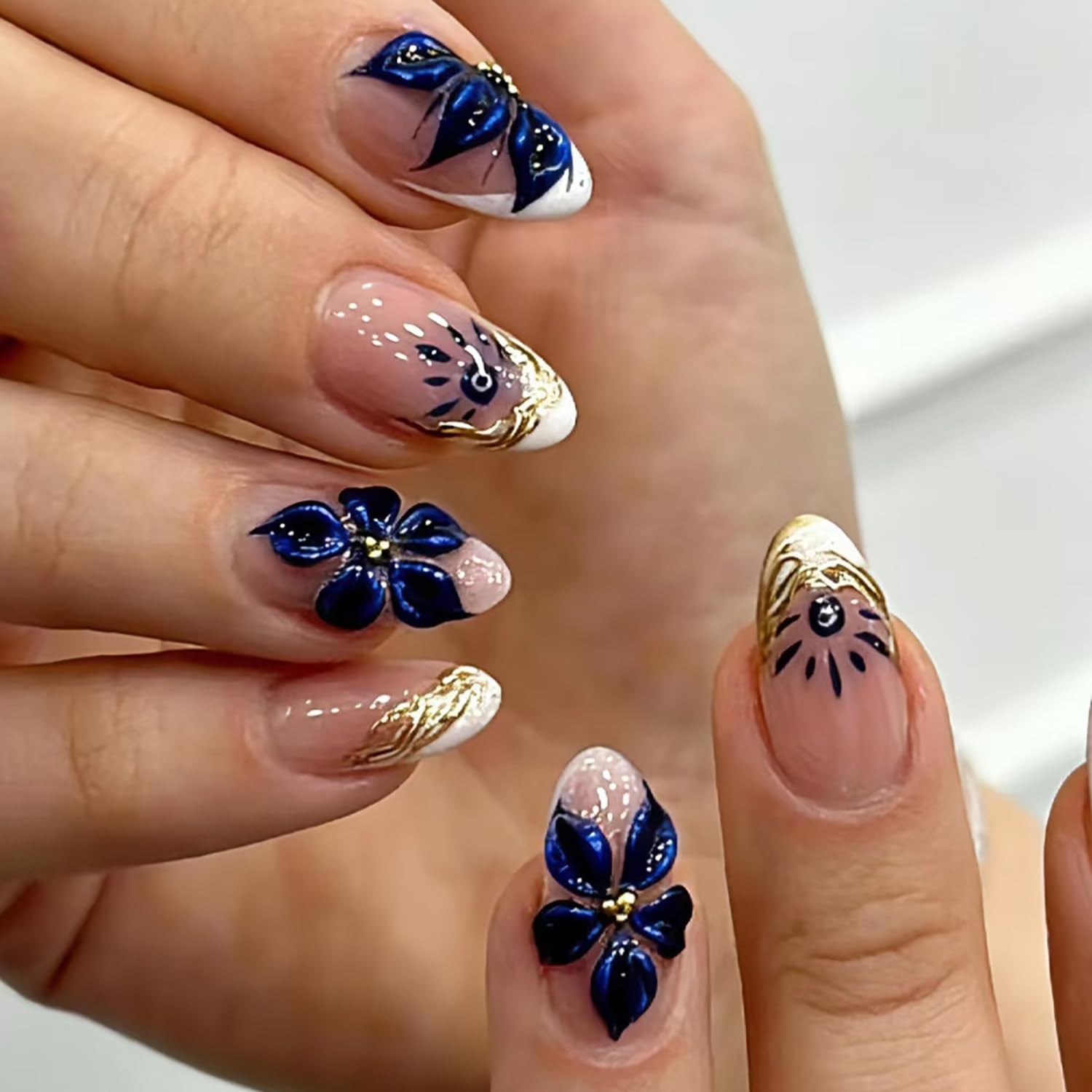 24pcs White French Tip Press on Nails Short Almond Fake Nails with 3D Flower …