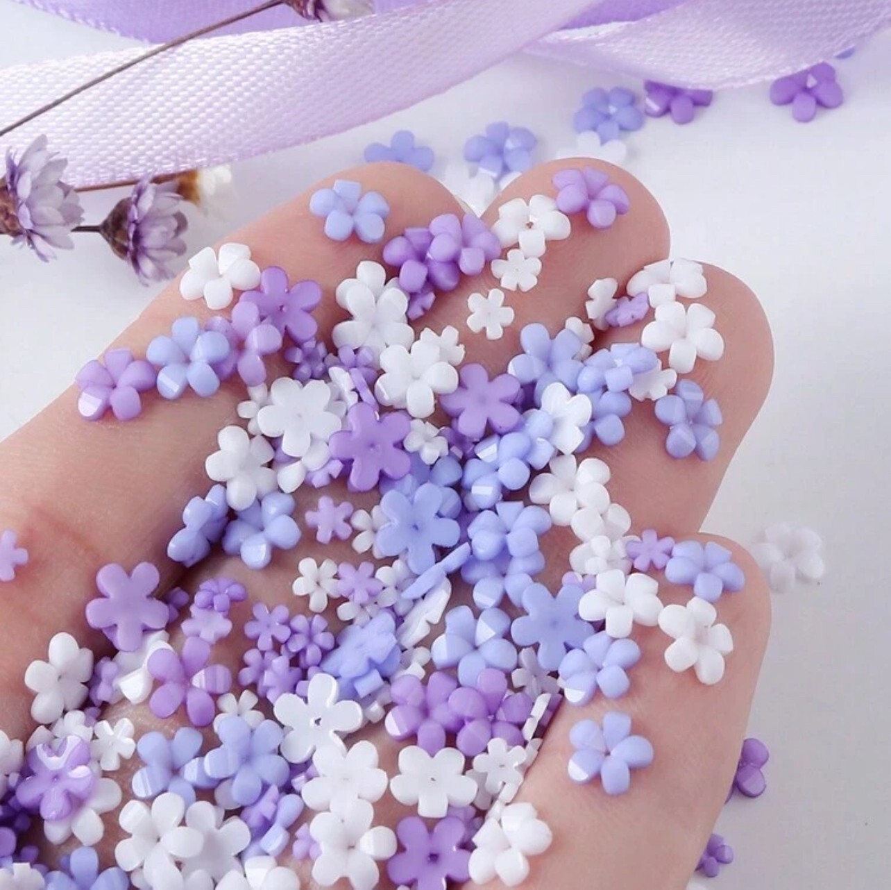 3D Acrylic Flowers Nail Charms White Pink Lilac With Silver Gold Caviar Beads