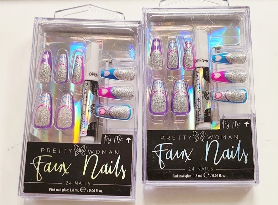 NWT PRETTY🦋WOMAN FAUX NAILS LONG GLITTERY COLOR FRENCH HEARTS+ GLUE!
