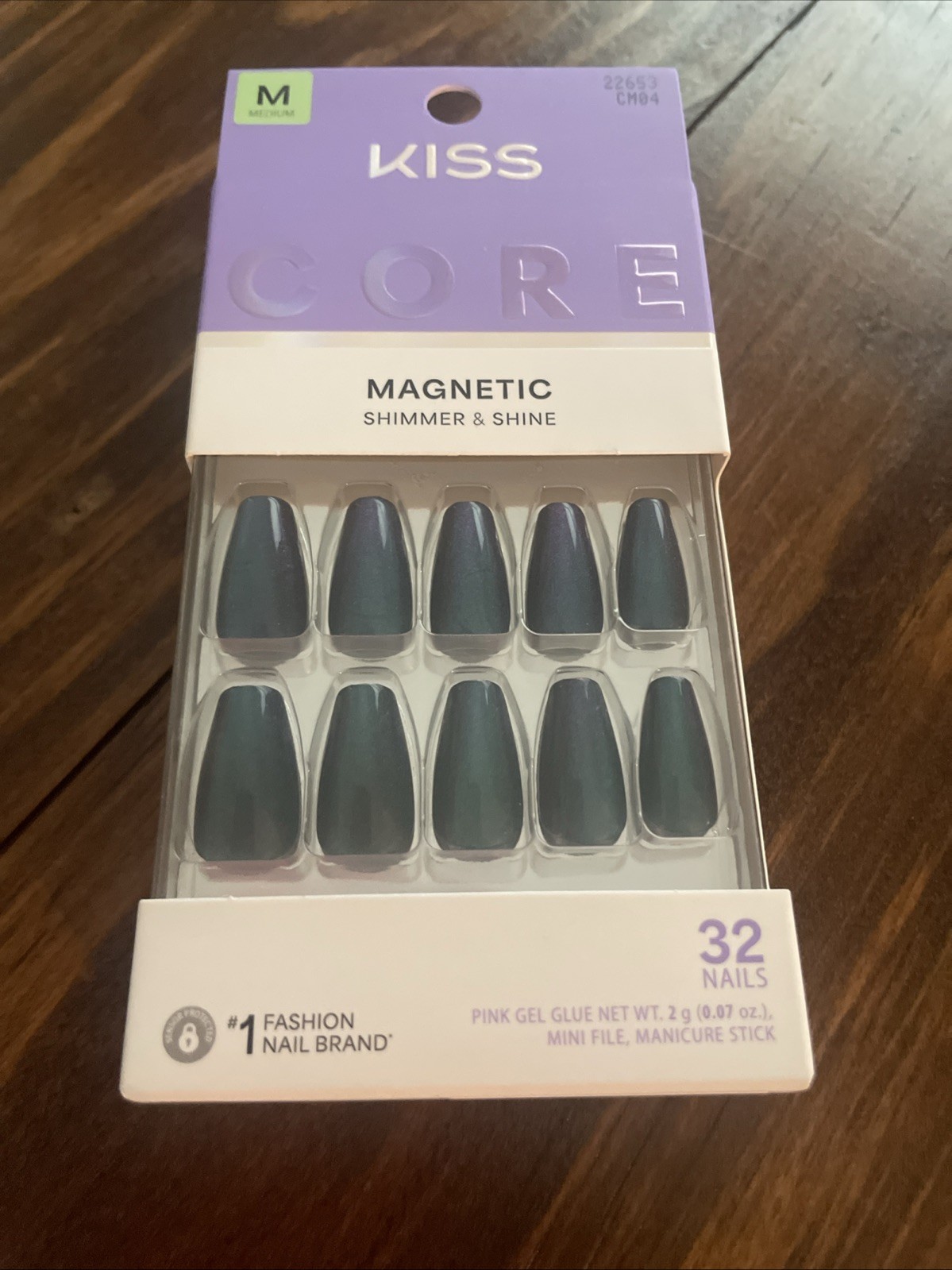 KISS CORE, Press On Nails, Nail glue included, ‘Shimmering’, Medium NIB