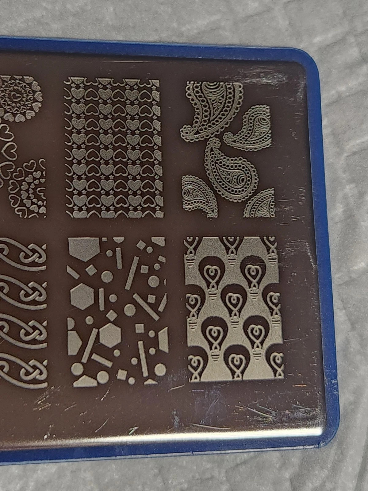 Bundle Monster BM-XL10 Nail Stamping Plate – Abstract Love and Polish