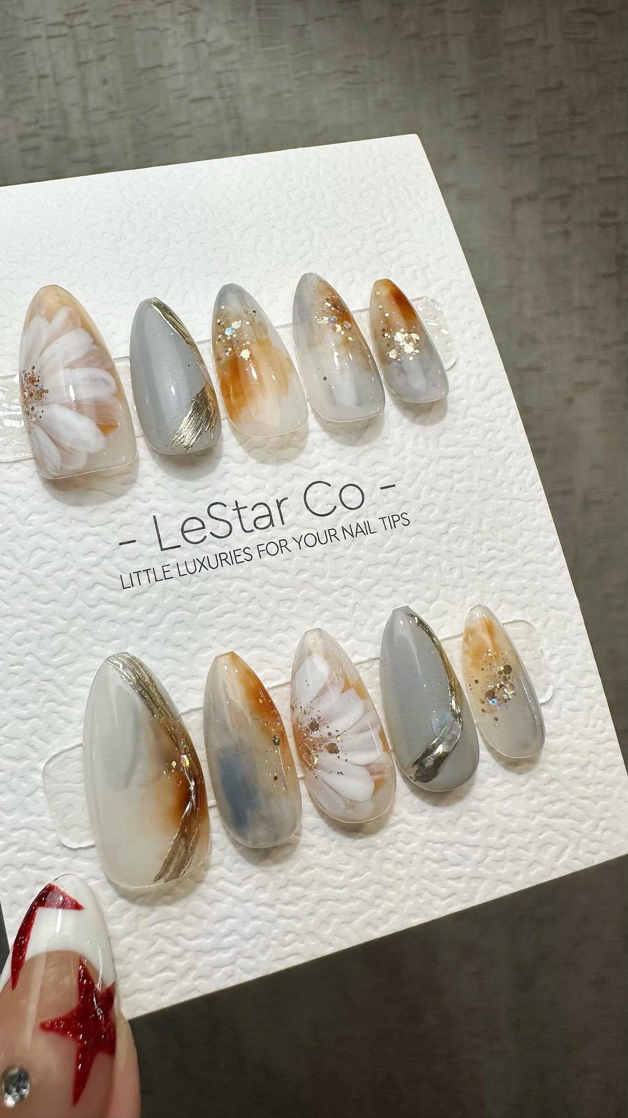 Handmade Watercolor Daisy Gold Foil Gradient Medium Almond Press on Nails