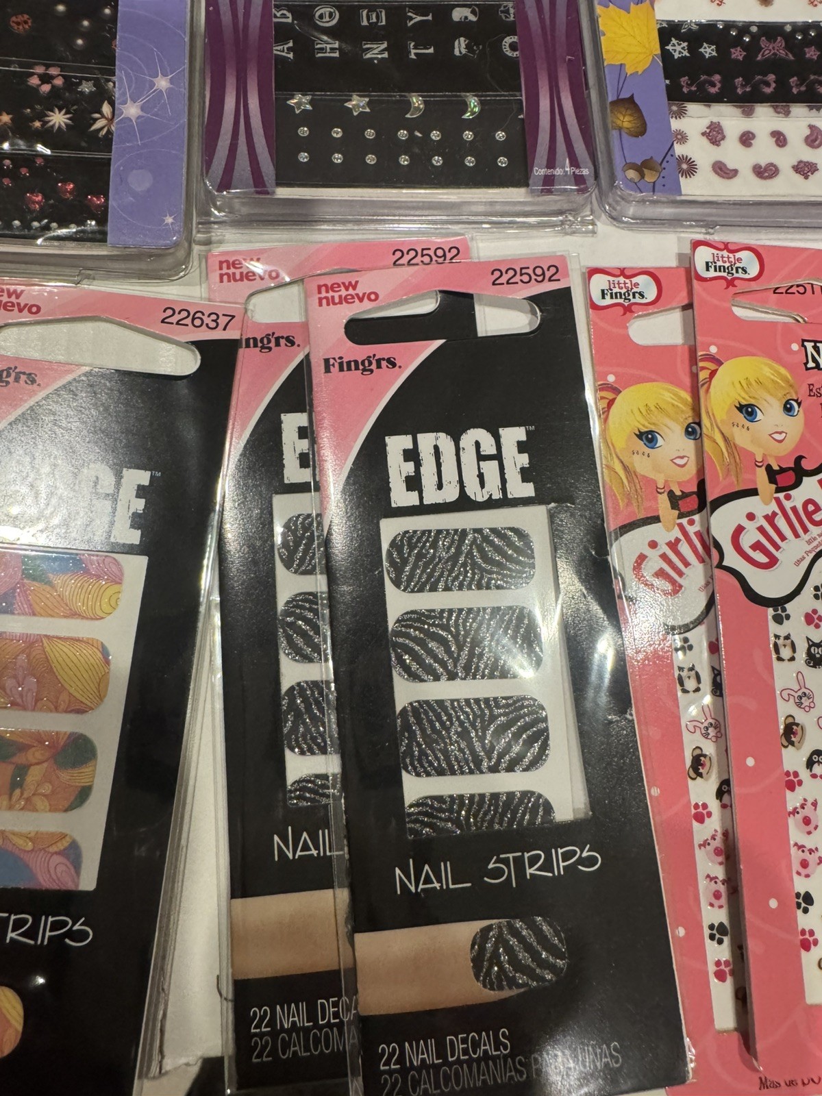 17 pcs of NAIL WRAPS STICKERS – Full Self Adhesive Decoration Art Decals