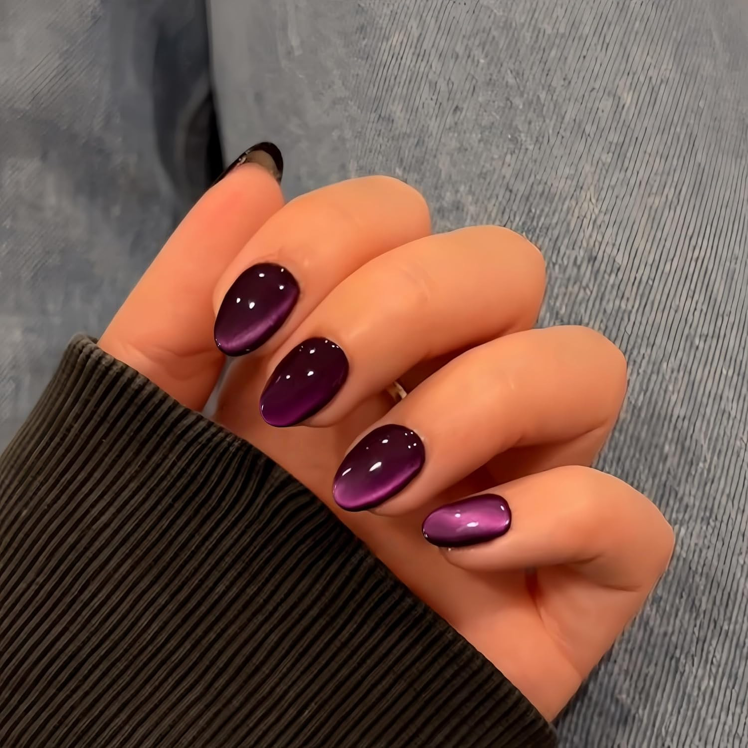 Cat Eye Press on Nails Short Oval, 30 Pcs Dark Purple Fake Nails Extra Short Rou
