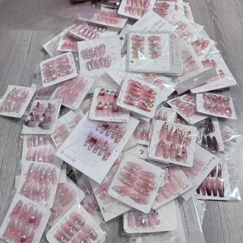 120 Pcs Complete Nail Set with Rhinestones and Heart-shaped Multi-color Nail Art