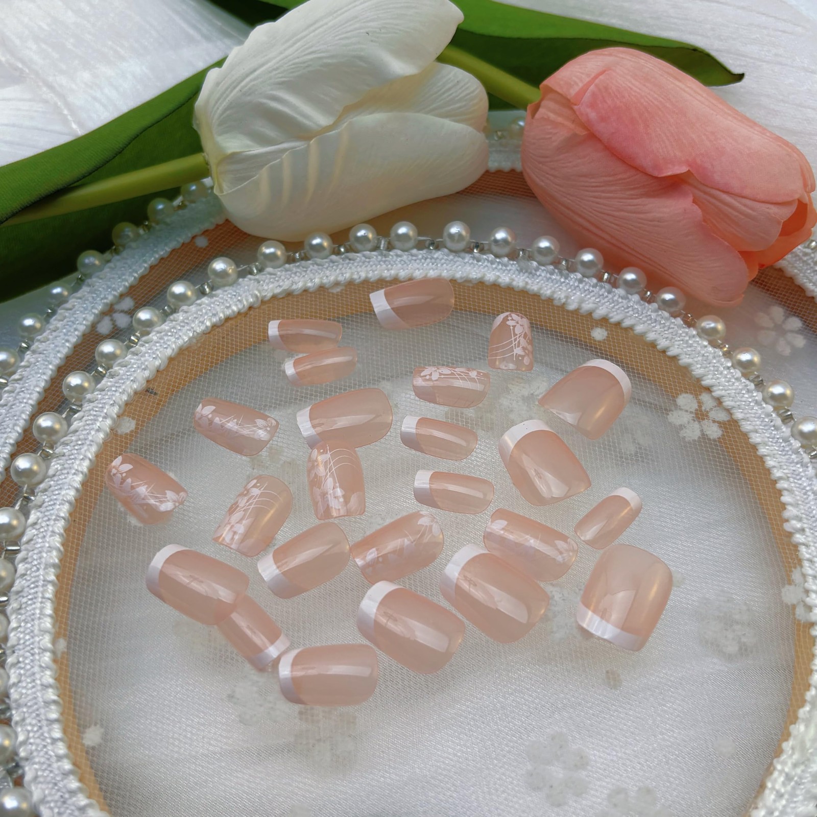 24Pcs White French Tip Press on Nails Short Square Fake Nails with Flowers De…