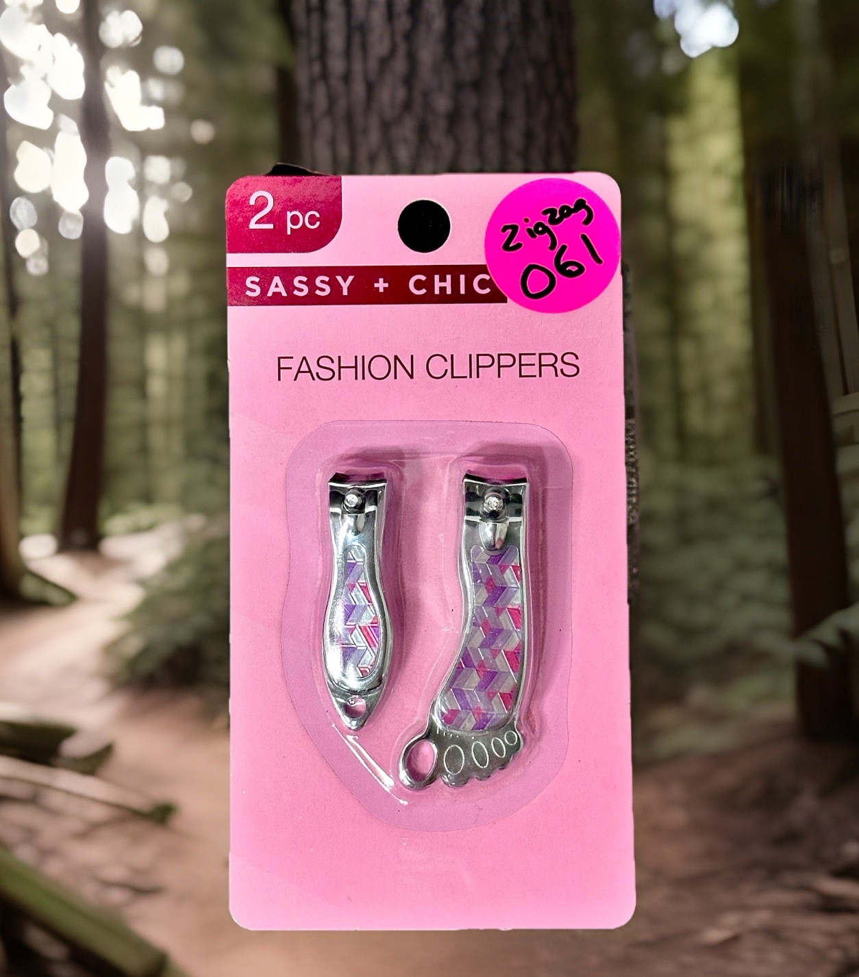 NAIL CLIPPERS Sassy + Chic (2 pcs) Rainbow Hearts Foot Shaped BRAND NEW